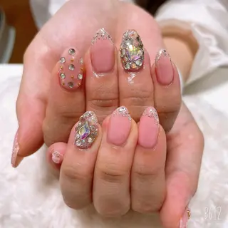 ネイル The Best Beauty受付担当のヘアスタイル