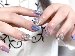 ネイル Shis_🦄shi 韓国風キラキラネイルのネイルデザイン