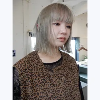 ミディアム カラー DENhairdesign所属・おざき ともかのヘアスタイル