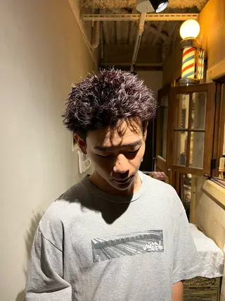カラー メンズ neuer bar ber虎太郎のヘアスタイル