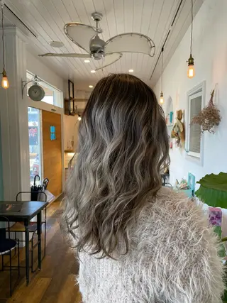 ロング カラー 🌸小掛🌸 豊橋外国人風カラーのヘアスタイル