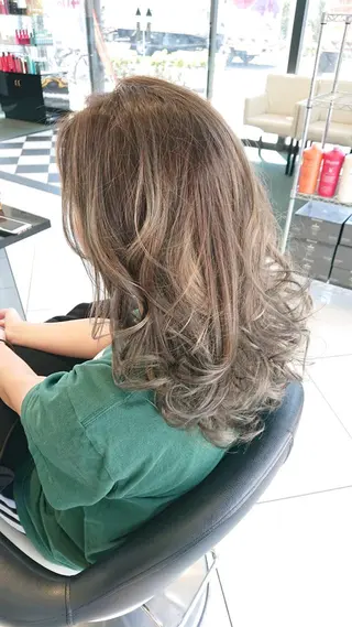 カラー ジニアル所属・長島 司のヘアスタイル