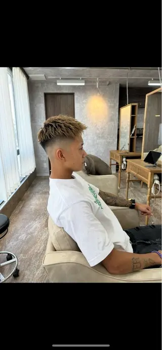 カラー Shimazaki Yojiのヘアスタイル