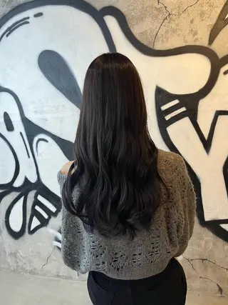 ロング カラー Kearny 小林 裕花のヘアスタイル