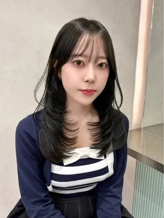 ミディアム カラー ヘアアレンジ ふみか🎀 ブリーチなしカラーのヘアスタイル