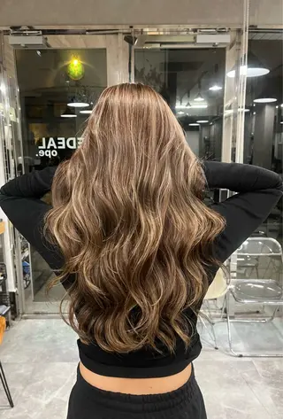 ロング REDEAL所属・REDEAL/あんな 白髪ぼかし/大宮のヘアスタイル