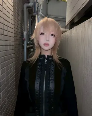 ミディアム AIRA/ブリーチ ‪/透明感カラーのヘアスタイル