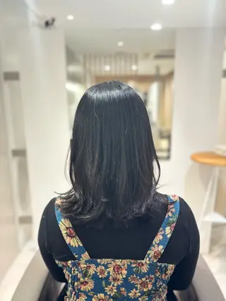 ミディアム 白土 さくらのヘアスタイル