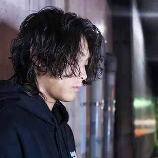 ミディアム パーマ メンズ SALOWIN名古屋Suite店所属・名古屋のメンズ特化 美容師/わたるのヘアスタイル