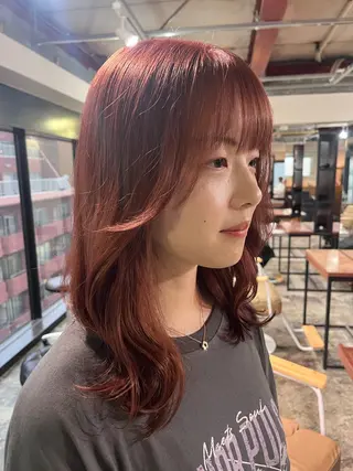 ミディアム カラー YUNA🍒 暖色カラーのヘアスタイル