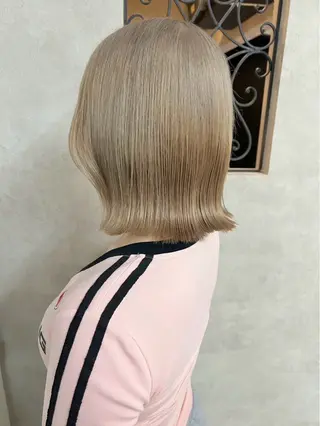 ショート カラー 木崎 翼のヘアスタイル
