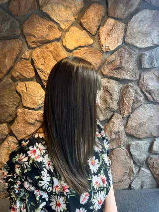 ミディアム カラー まろやかなベージュ 小池春樹のヘアスタイル