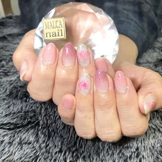 ミディアム カラー パーマ ヘアアレンジ キッズ ネイル マツエク・マツパ MALCAnail(マルカネイル)所属・荒木 莉奈のネイルデザイン