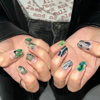 ネイル 🪐富島彩夏 /海外nail🪐のネイルデザイン