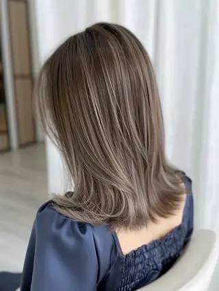セミロング カラー 海口 光希のヘアスタイル