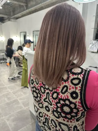 セミロング 篠崎 佑季のヘアスタイル