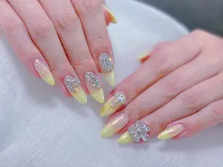 ネイル ネイルサロンエクラ 🫧Shizukaのネイルデザイン