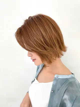 ショート esse大阪茶屋町店所属・レイヤーカット 新井田陽寿のヘアスタイル