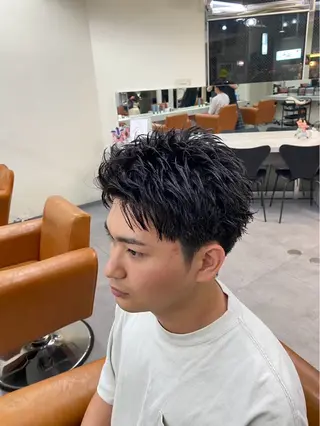 ショート カラー パーマ メンズ メンズ/パーマ/ 短髪/京都駅/井上光のヘアスタイル