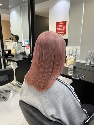 セミロング カラー 諸岡 玲のヘアスタイル