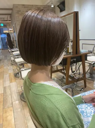 ミディアム カラー 宮内 真乃のヘアスタイル
