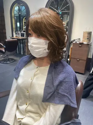 ミディアム ブリーチ＆縮毛矯正 🧸tomoki🧸のヘアスタイル