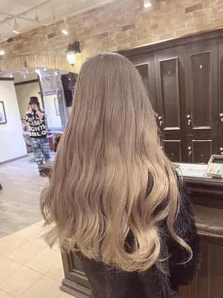 ロング 🧡ミルクティー/ レイヤー🧡ショウナのヘアスタイル