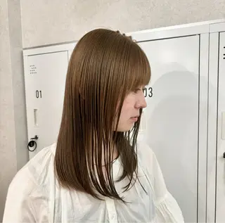 セミロング カラー ネヅ カオルのヘアスタイル
