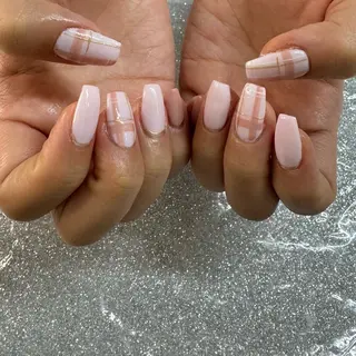 ネイル VIERU 🌈🎀💖のネイルデザイン