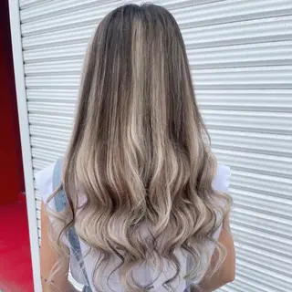 ロング PREss Yuiのヘアスタイル