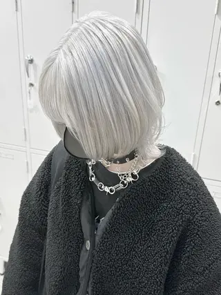 ショート カラー kai .のヘアスタイル