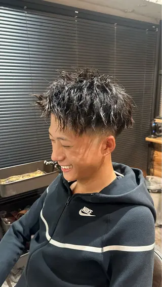 ショート パーマ メンズ 苗村 阿旺のヘアスタイル