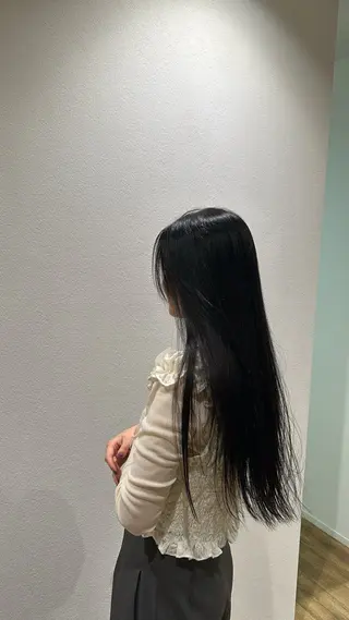 ロング カラー リムヘアーズボウグループ所属・rim. reinaのヘアスタイル