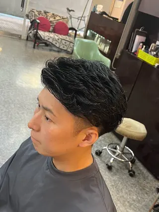 ミディアム パーマ CuMARi所属・🔥フェード 🔥パーマ／メッシュのヘアスタイル