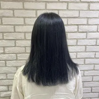 ミディアム カラー 藤井 花梨のヘアスタイル