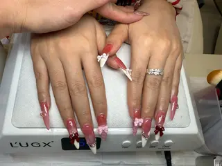 ネイル バラ ばらのネイルデザイン