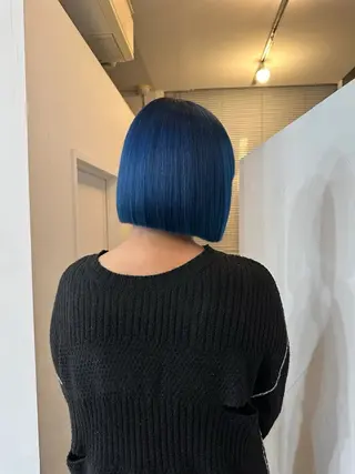 カラー yukie/ ハイトーンのヘアスタイル