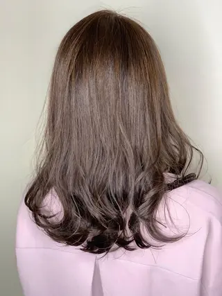 ミディアム siki. 石渡のヘアスタイル