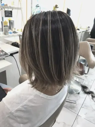 ミディアム カラー ＡＳＨ 大宮のヘアスタイル