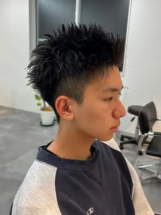 メンズ フェザーパーマ/韓国 /メンズカット保立のヘアスタイル