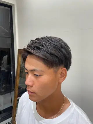 メンズ 慎太朗メンズパーマ/ フェザー/スパイキーのヘアスタイル