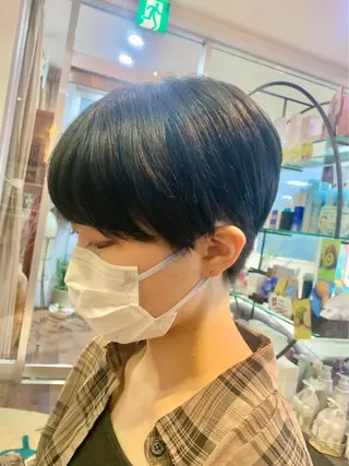 ショート カラー 山口 寛生のヘアスタイル