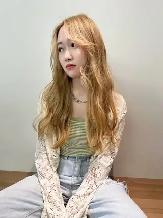 ロング カラー noa  🦋 ブリーチ/暖色のヘアスタイル