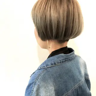 ショート カラー 平川 友希子のヘアスタイル