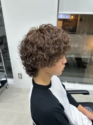 ミディアム パーマ ☀️fifth天神 英令🌙のヘアスタイル