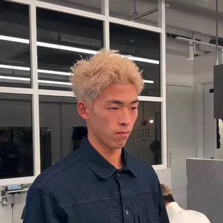 ショート メンズバレイヤージュ 🔥メンズカット🔥のヘアスタイル