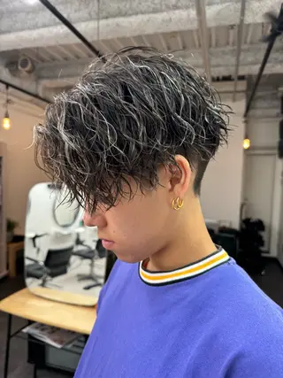 ショート カラー パーマ メンズ ハイトーンカラー メンズパーマだいきのヘアスタイル