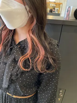 ロング カラー 細沼 葵のヘアスタイル