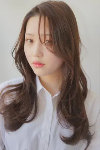 ロング 骨格/顔タイプ/ パーソナルカラー菅原のヘアスタイル