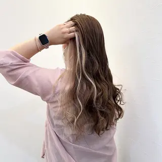 カラー Ruang所属・ツノガイ エリのヘアスタイル